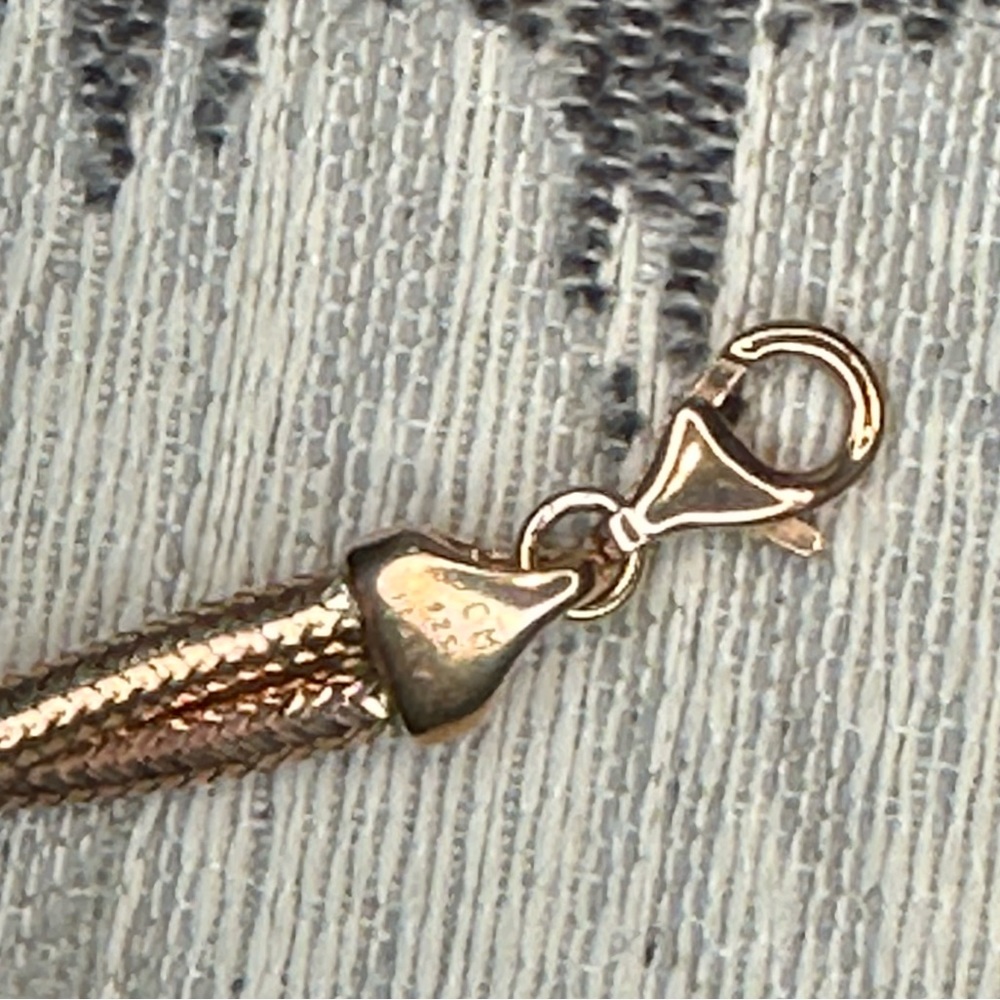 JCM Silver knot necklace makes a statement! - Picture 5 of 8